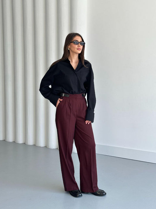 Elegante Hose mit integriertem Gürtel