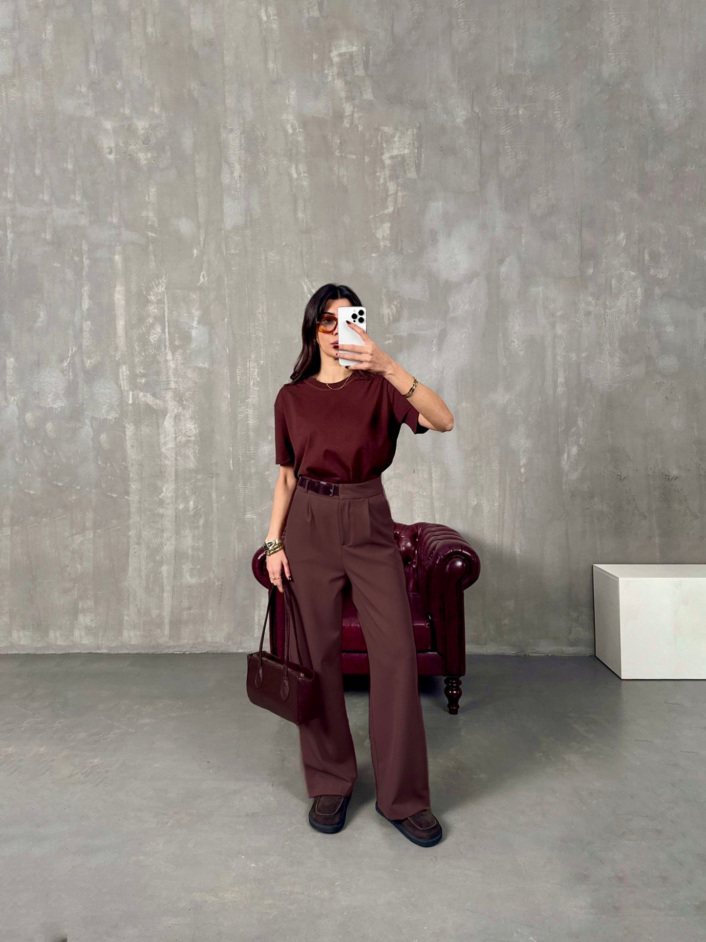 Elegante Hose mit integriertem Gürtel