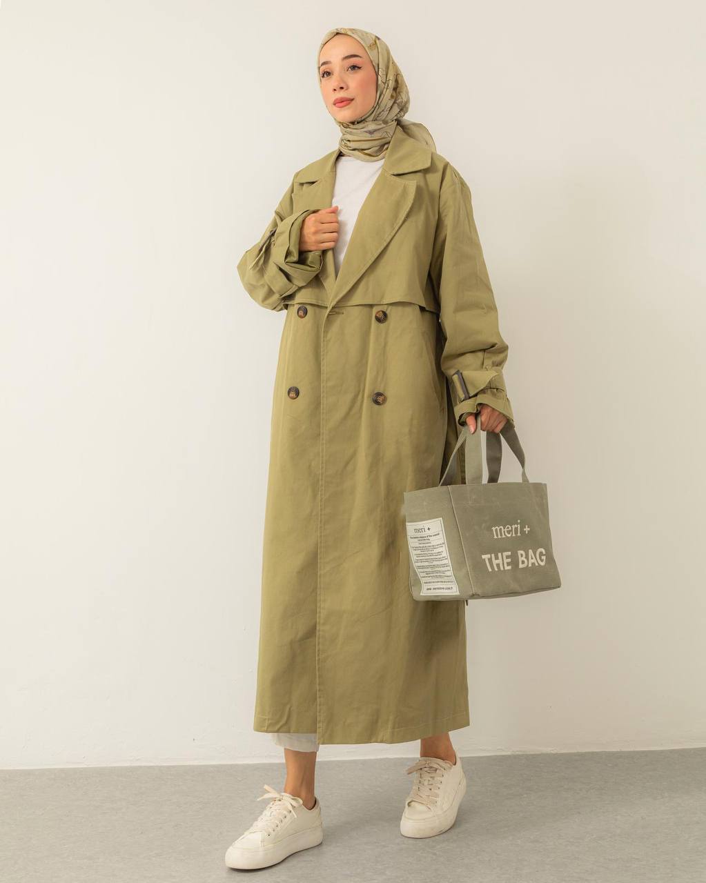 Oversize Eli Trenchcoat in Khaki